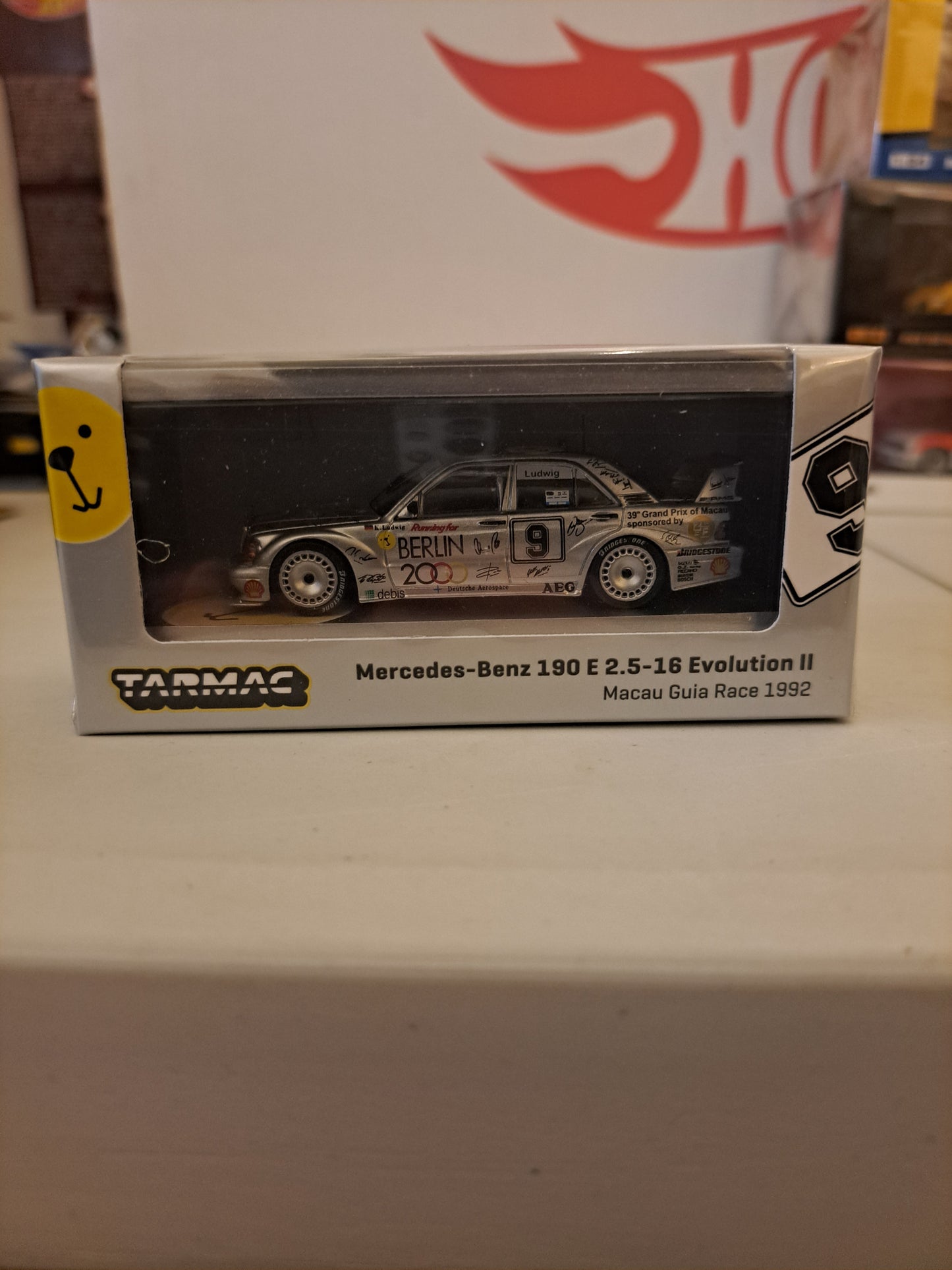 Tarmac Works Mercedes 190 E (Container)