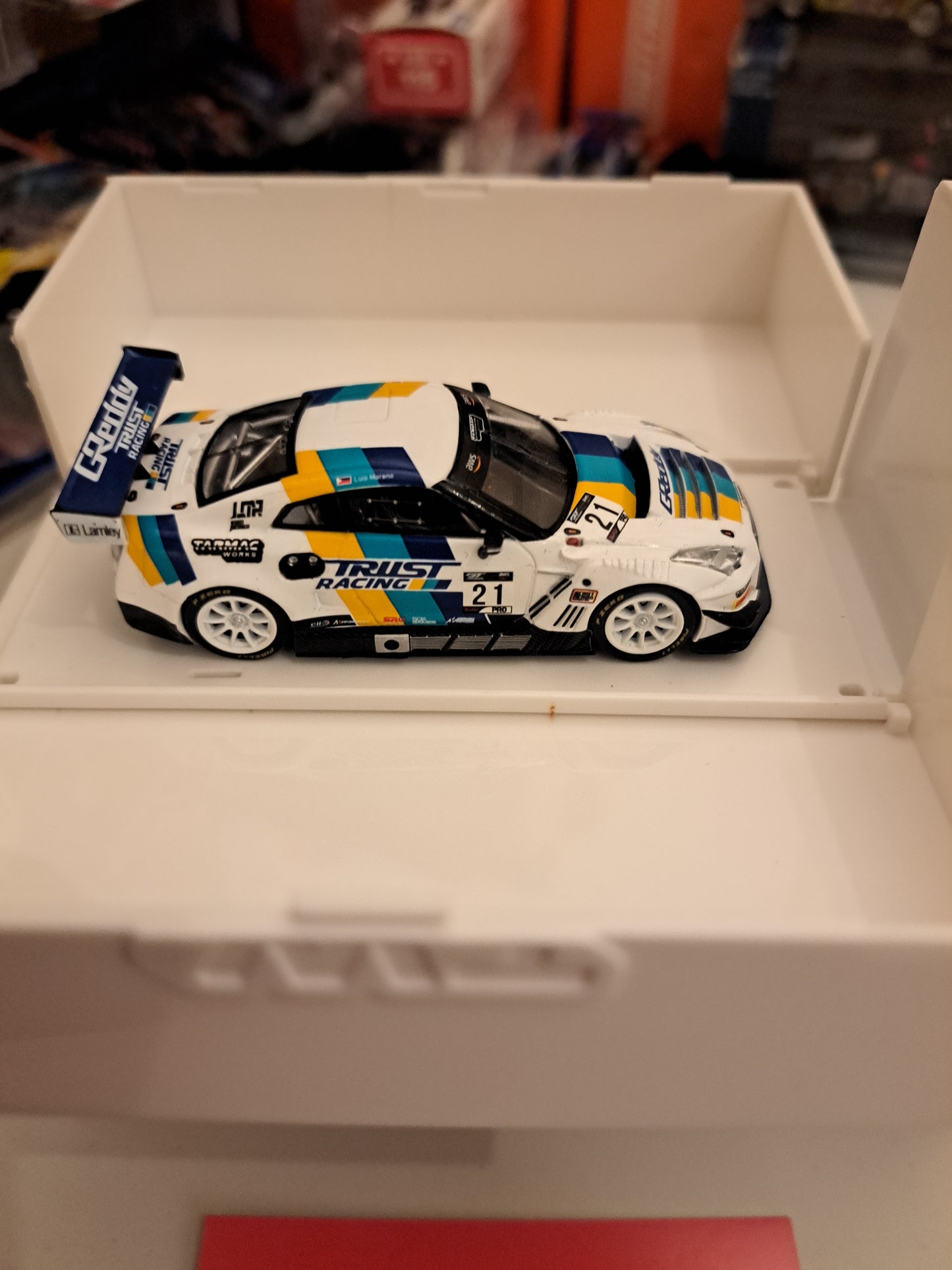 Tarmac Works Nissan GT-R Nismo Gt3