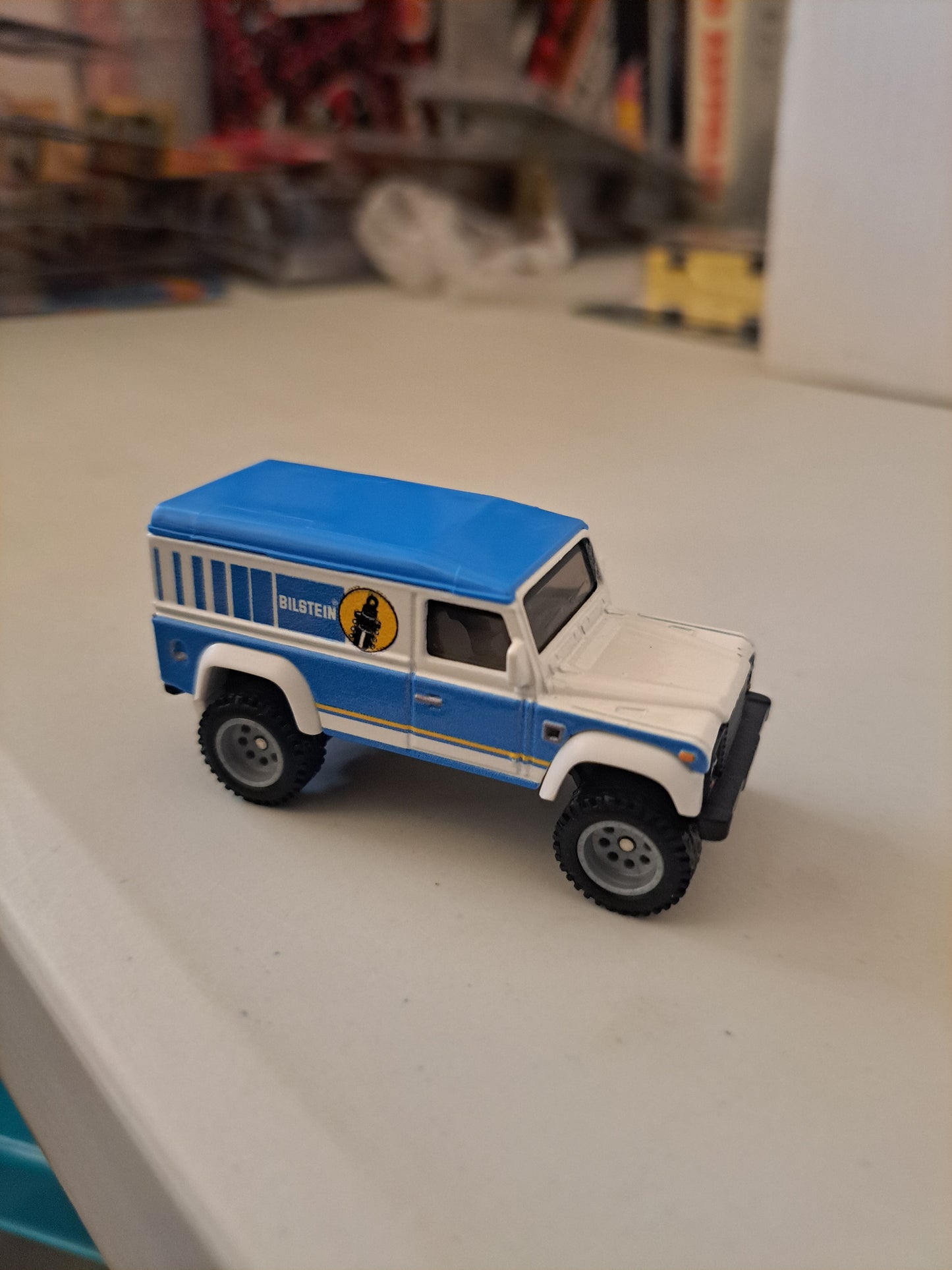 Hot Wheels Land Rover Defender Real Rider *Loose*