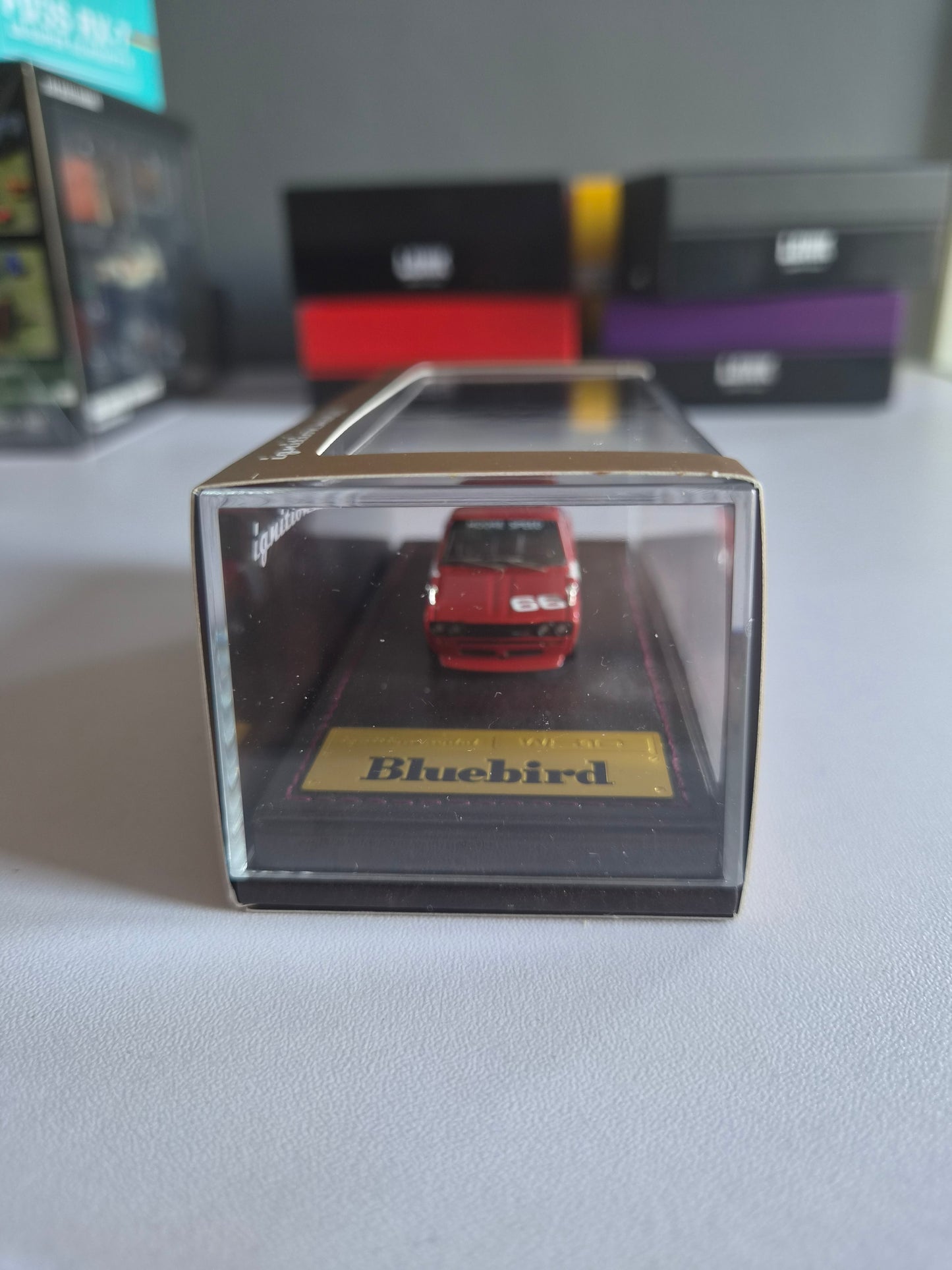 Ignition model Resin Nissan Datsun Bluebird 510 Red
