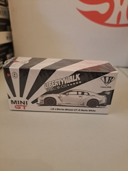 Mini Gt LB-Works Nissan GT-R-Matte White #9