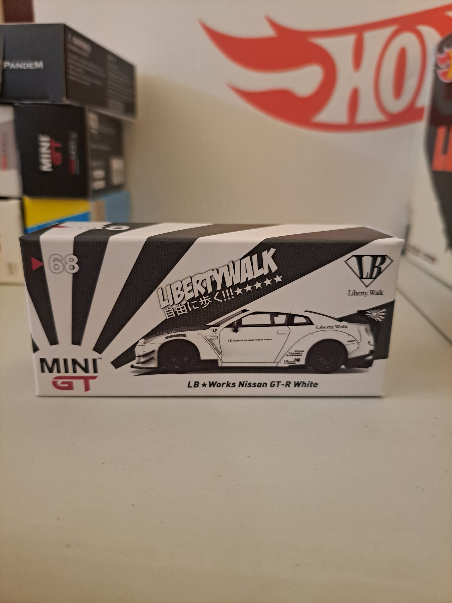 Mini Gt LB-Works Nissan GT-R White #68