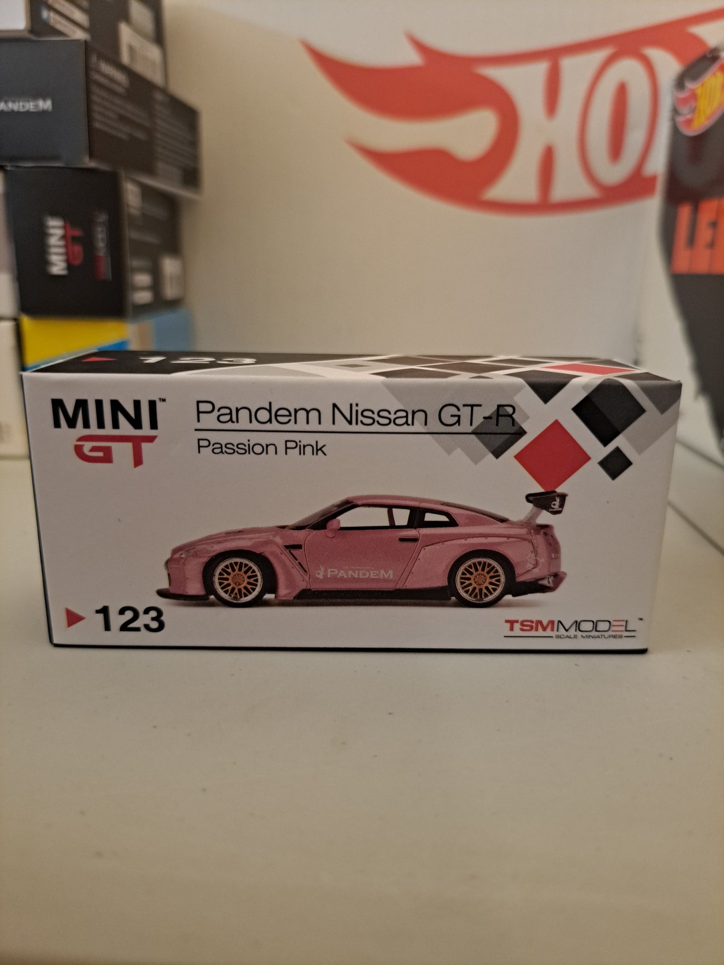 Mini Gt Pandem Nissan GT-R #123