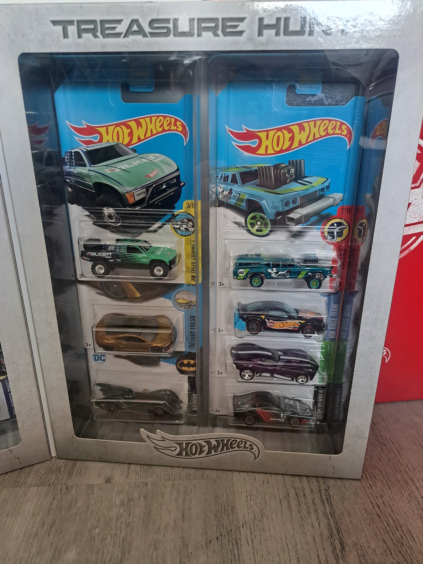 Hot Wheels 2017 Super Treasure Hunt Set Limited to 1200 Pieces.