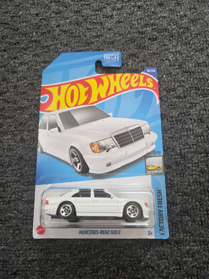 Hot Wheels Mercedes-Benz 500 E Dollar General Exclusive