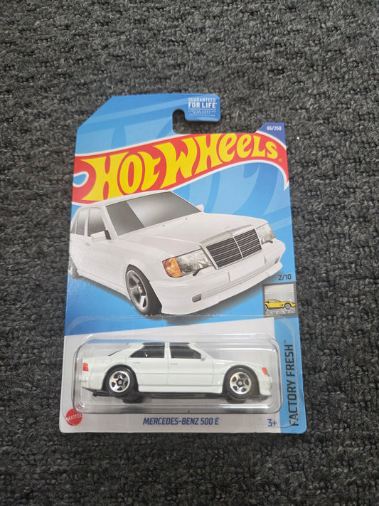 Hot Wheels Mercedes-Benz 500 E Dollar General Exclusive
