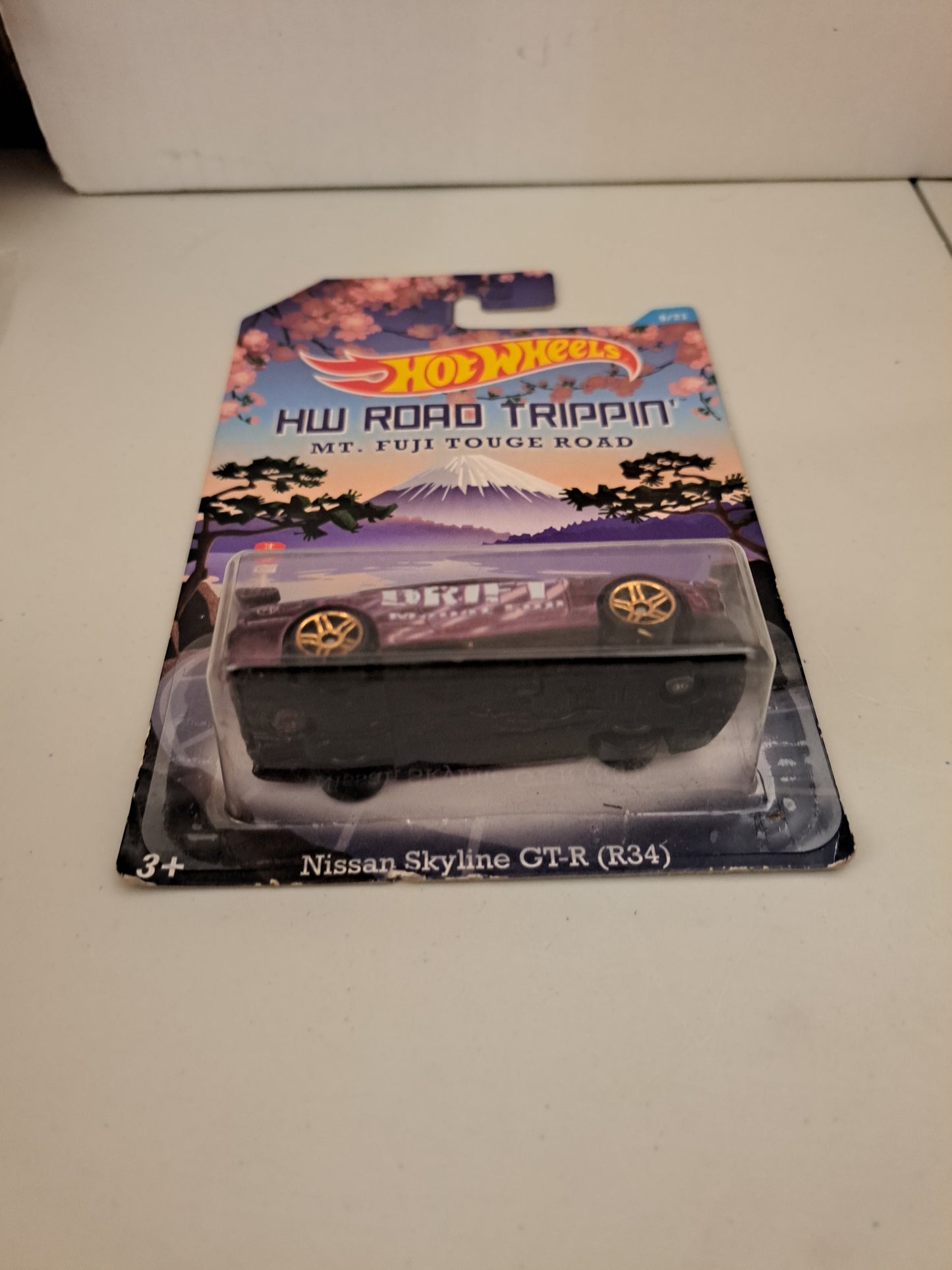 Hot Wheels Road Trippin Nissan Skyline GT-R R34