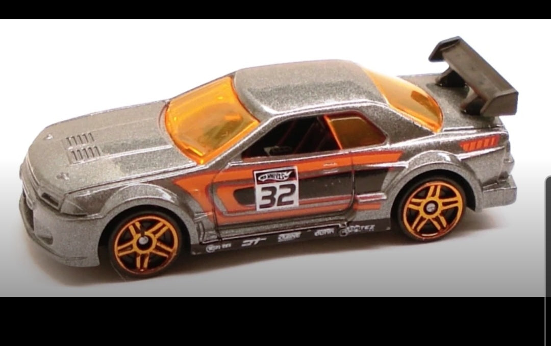 Hot Wheels Mystery Model Nissan Skyline R32