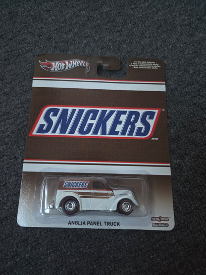 Hot wheels premium Snickers ford anglia