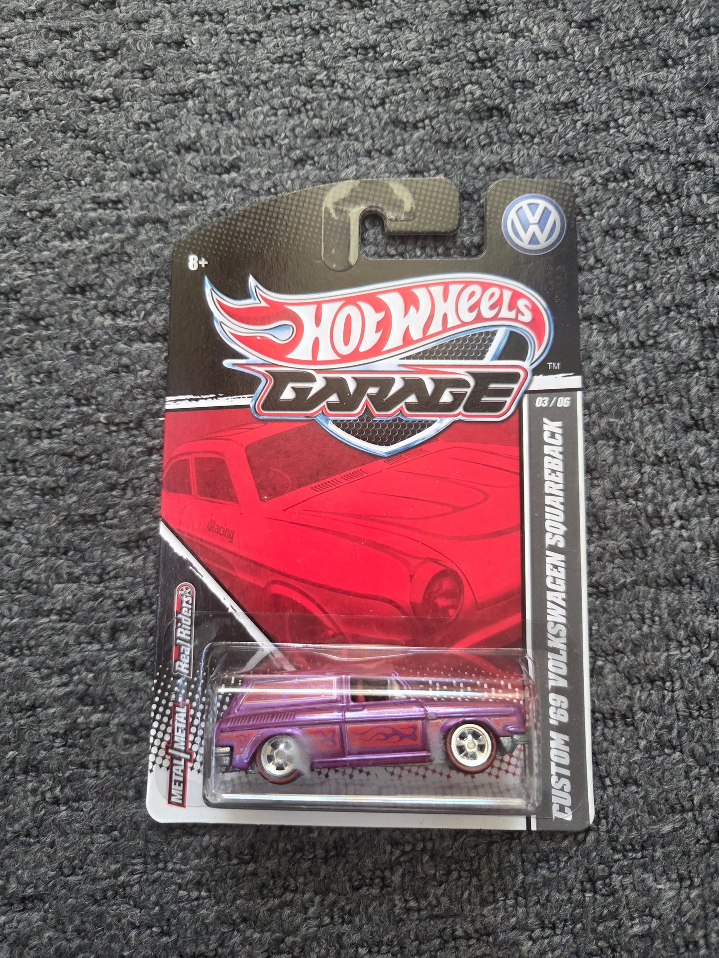 Hot wheels garage custom 69 volkswagen sqaureback premium real rider