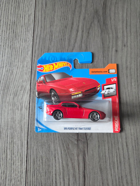 Hot Wheels 89 Porsche 944 Turbo