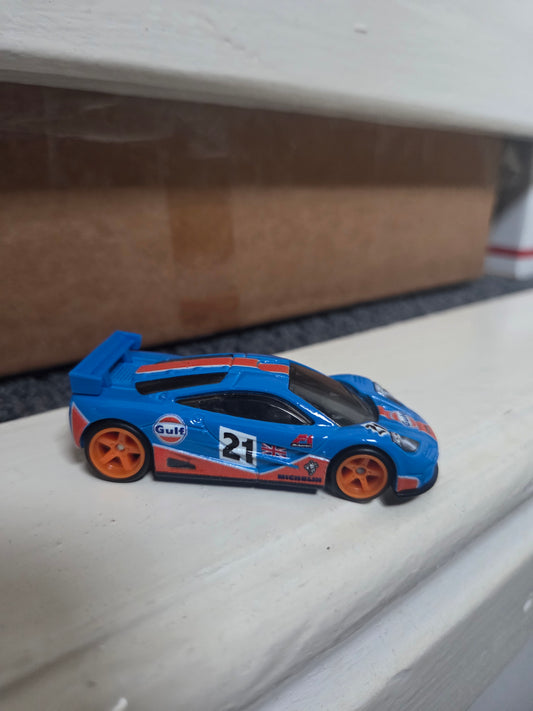 Hot wheels premium mclaren f1 gtr gulf oil loose