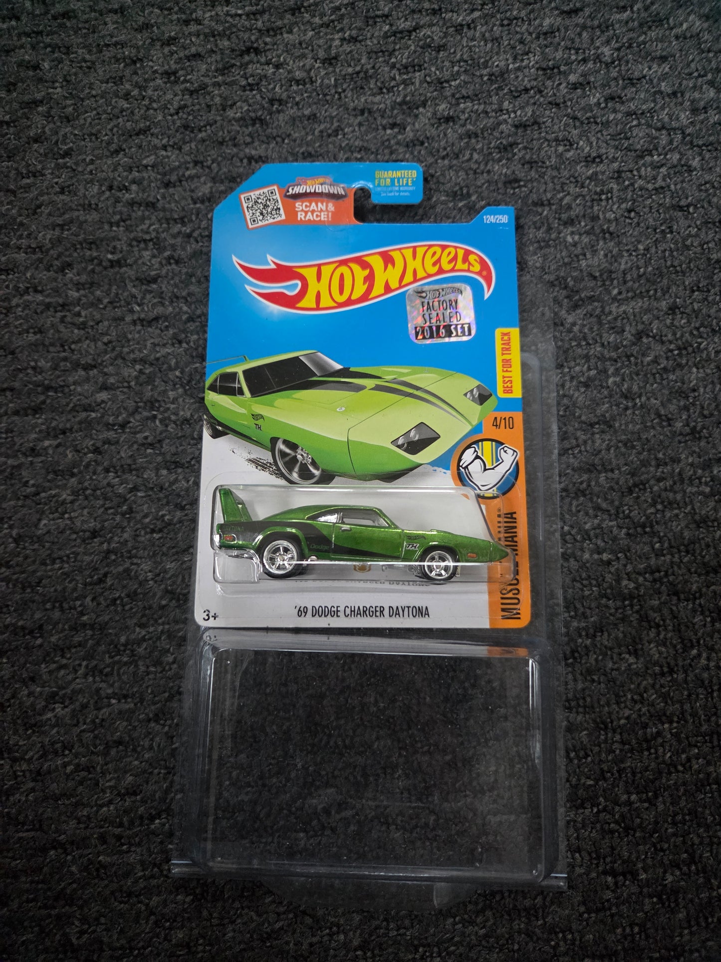 Hot wheels super treasure hunt 69 dodge charger daytona factory sealed