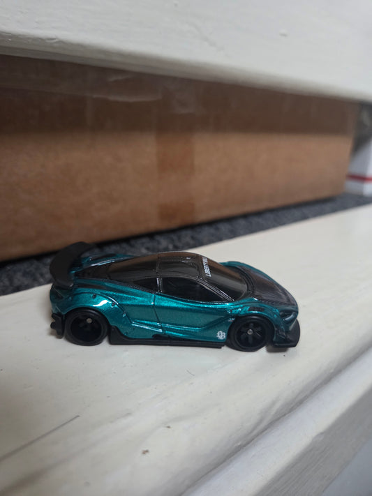 Hot wheels premium lb works  mclaren 720s loose