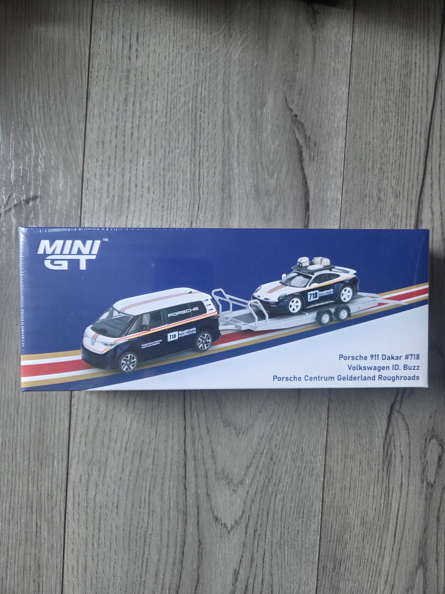 Mini GT 1/64 PORSCHE 911 DAKAR NO.718 VOLKSWAGEN ID. BUZZ PORSCHE SET