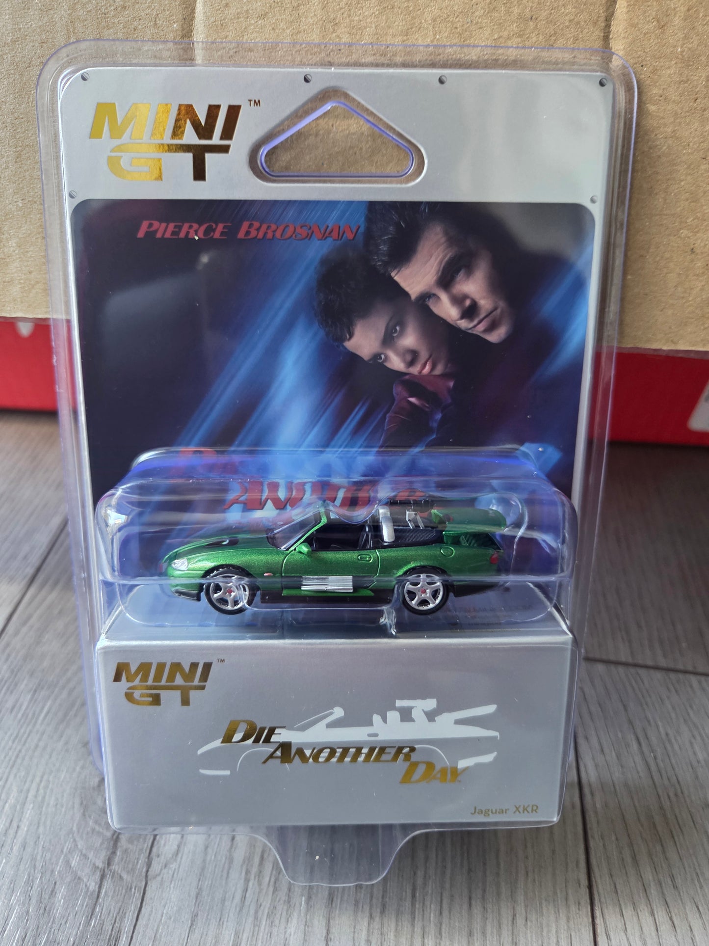 Mini Gt James Bond Die Another Day Jaguar Xkr #908 blister card