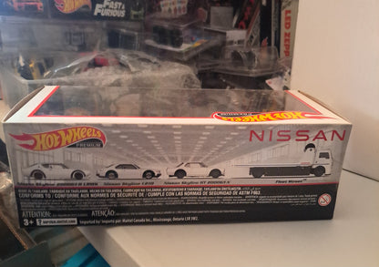 Hot Wheels Nissan diorama set