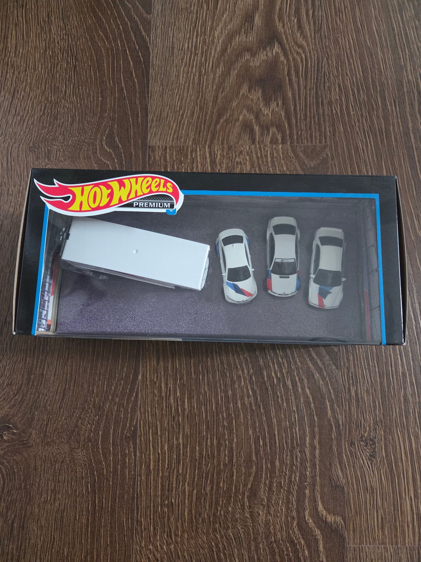 Hot wheels diorama premium bmw boxset of 4