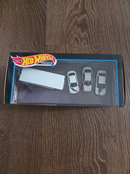 Hot wheels diorama premium bmw boxset of 4