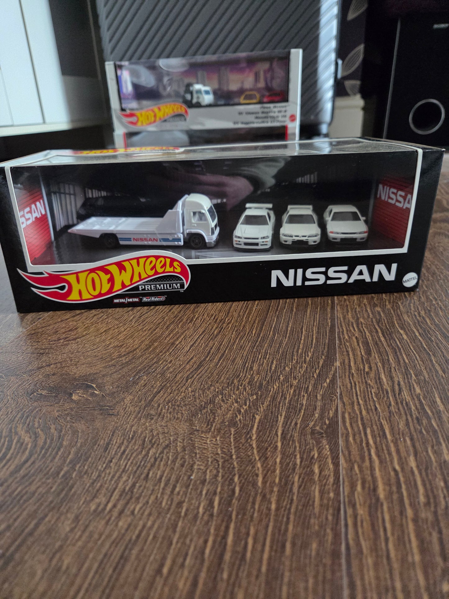 Hot wheels diorama premium nissan box set of 4