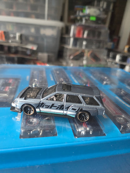 Hot wheels nissan maxima *loose*