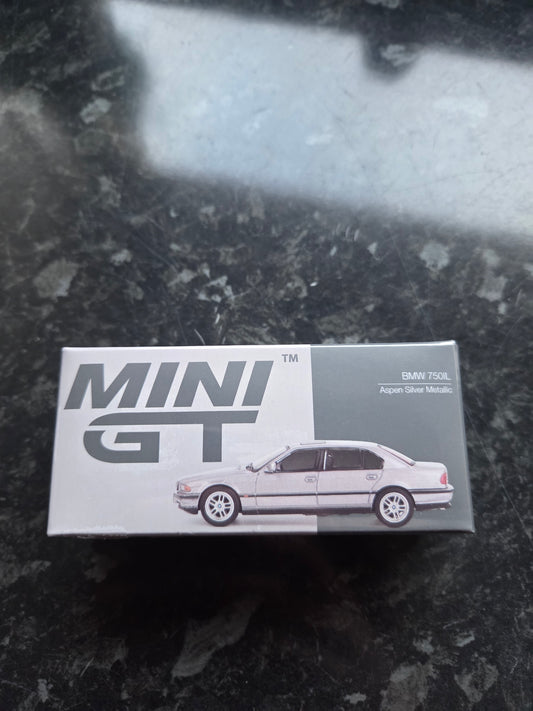 Mini gt #792 bmw 750IL aspen silver
