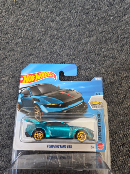Hot wheels super treasure hunt mustang gtd short card